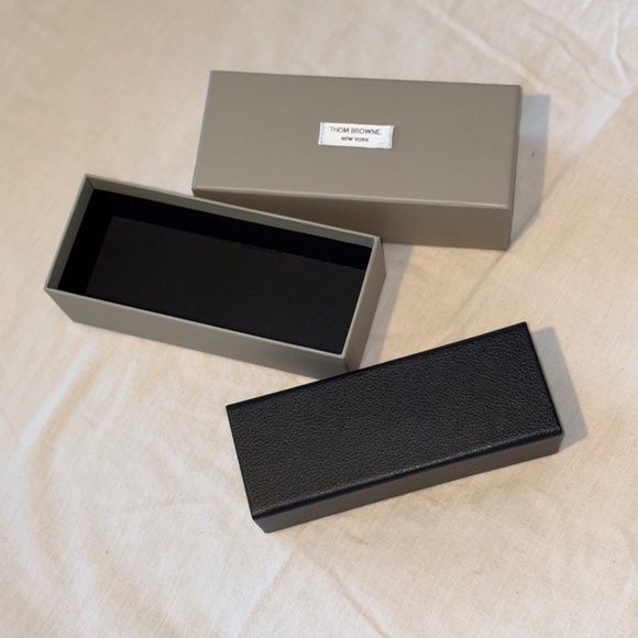 THOM BROWNE | Round Gray Tortoise Acetate Silver Mirror Lens Sunglasses | 54 mm - Picture 4 of 14